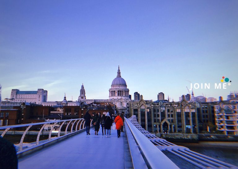 伦敦London：从千禧桥（Millennium Bridge）拍圣保罗大教堂（St Paul's Cathedral）